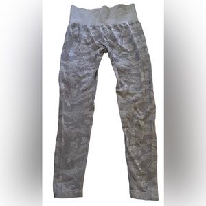 NVGTN seamless leggings, size large, light grey camo